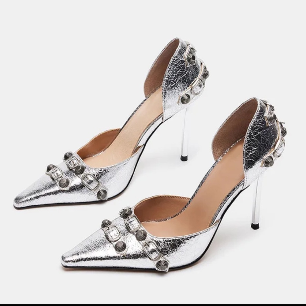 NWT- Steve Madden Metallic Silver Pointed Heels with Stud Embellishments- Size 8